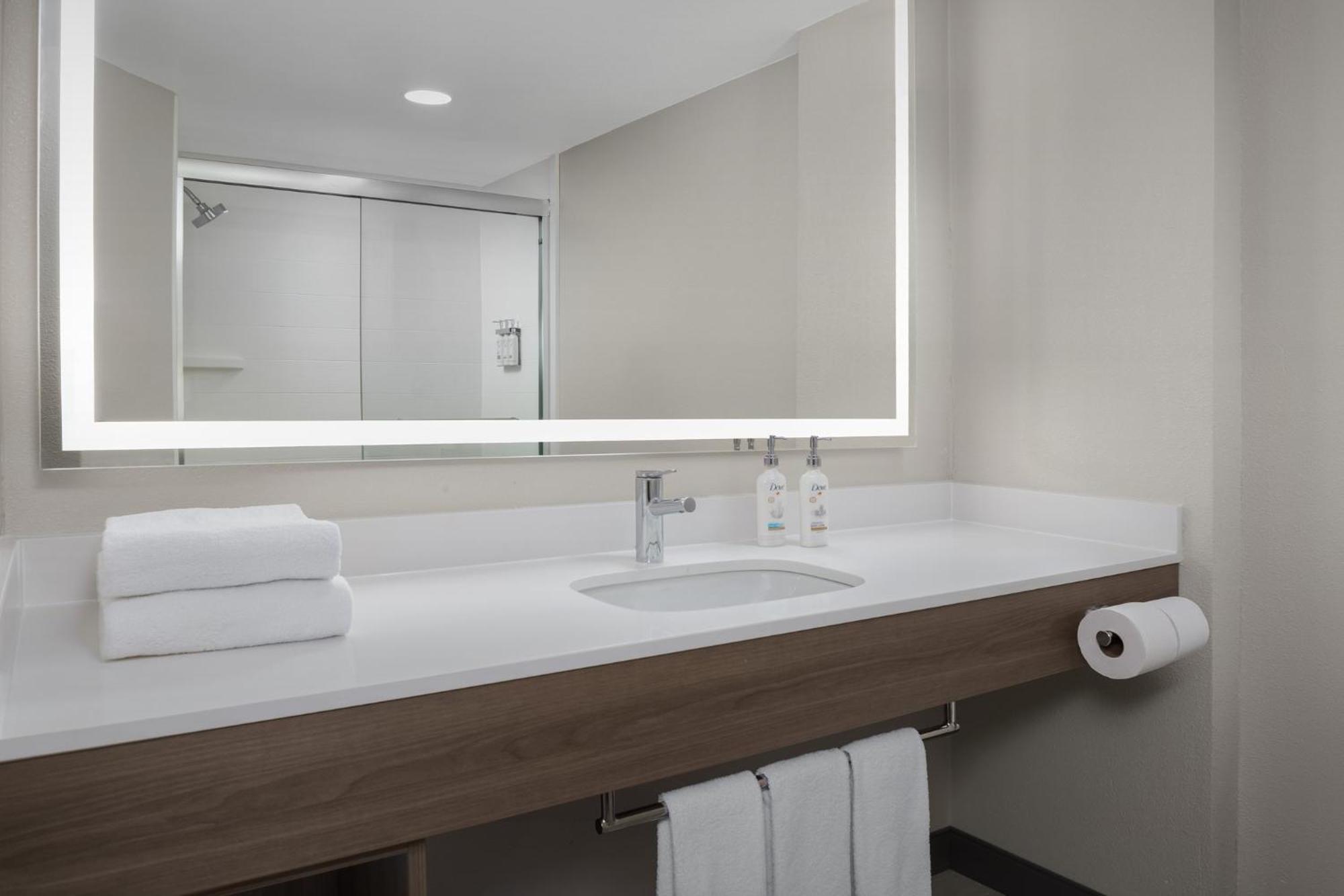 Holiday Inn Express Spokane Airport By Ihg מראה חיצוני תמונה